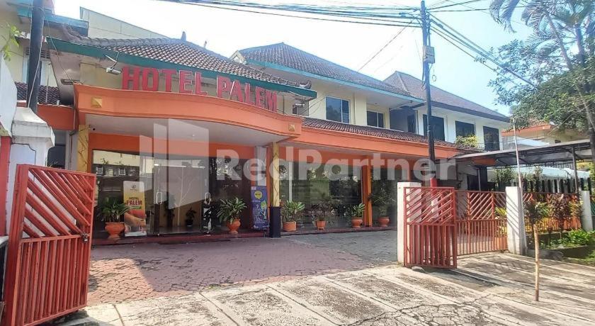 Oyo 3956 Hotel Palem 2 Syariah Malang Exteriör bild